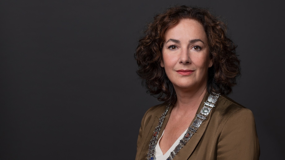 Geuzenpenning uitgereikt door Amsterdamse burgemeester Femke Halsema