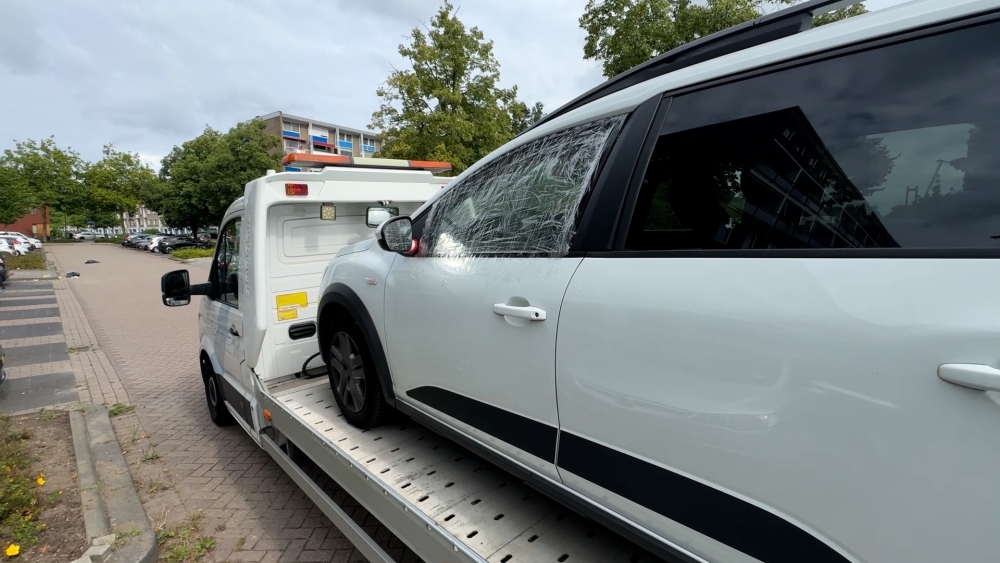 Glashandelaar Arie draait overuren na tientallen ingetikte autoruiten: 'Helemaal volgepland'