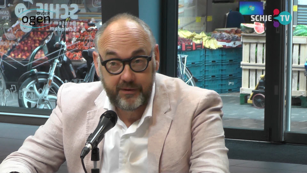 Paul de Graaff over het bijzondere verhaal van Bette Dam 'Op zoek naar de vijand'