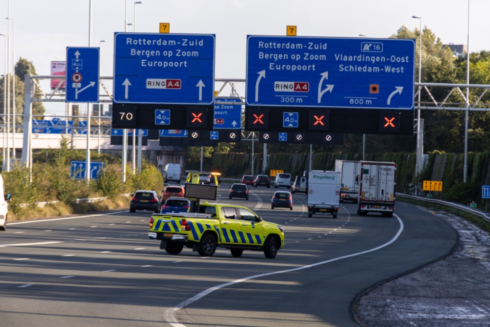 Maar liefst vier rijbanen dicht voor Beneluxtunnel na ongeval