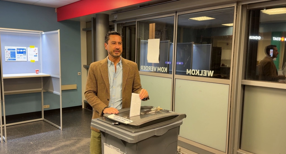 LIVE: Eerste stembureau geopend, vanavond uitslag verwacht