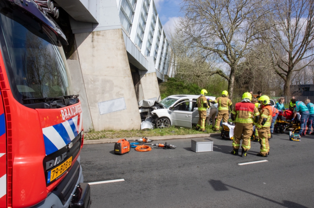 Meerdere gewonden (waaronder kinderen) bij éénzijdig ongeval in Schiedam