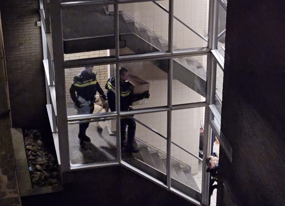 Politie vindt grote hoeveelheid harddrugs in woning aan de Zomerstraat, burgemeester sluit woning