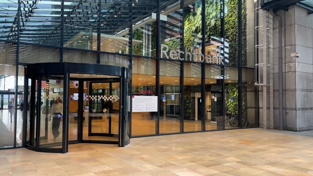 Schiedammer (27) krijgt boete voor online bedreigen van premier Jetten