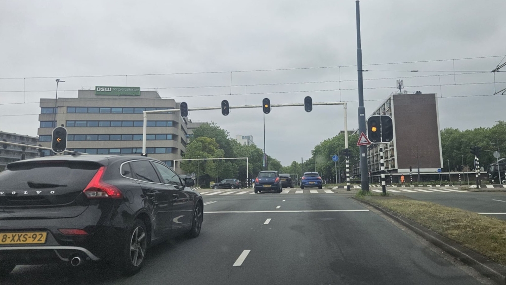 Verkeerslichten kruising 's-Gravelandseweg opnieuw in storing