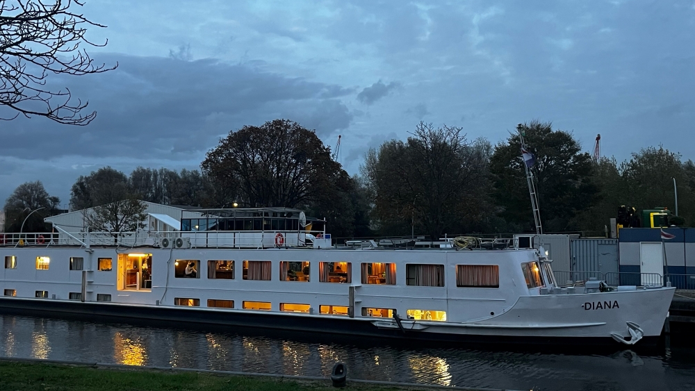 Diana zorgt voor onrust: ‘De sfeer veranderde toen de boot kwam’