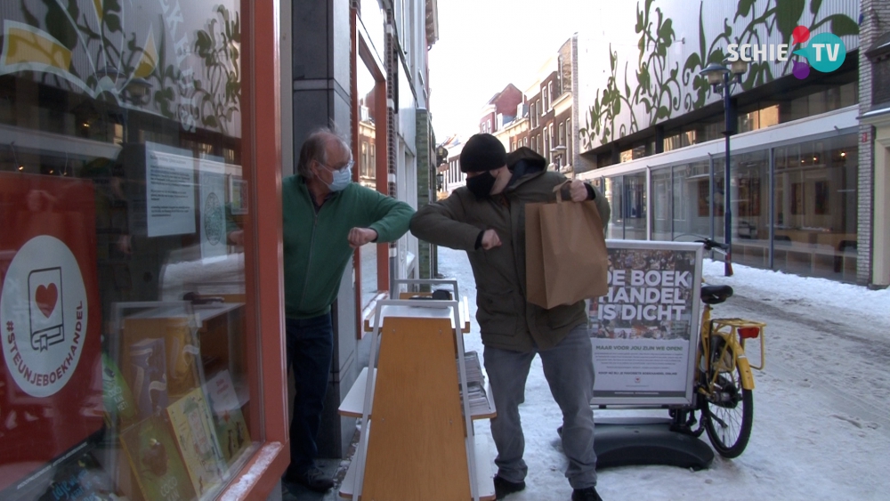 Boekhandel en klanten blij met afhaalpunt