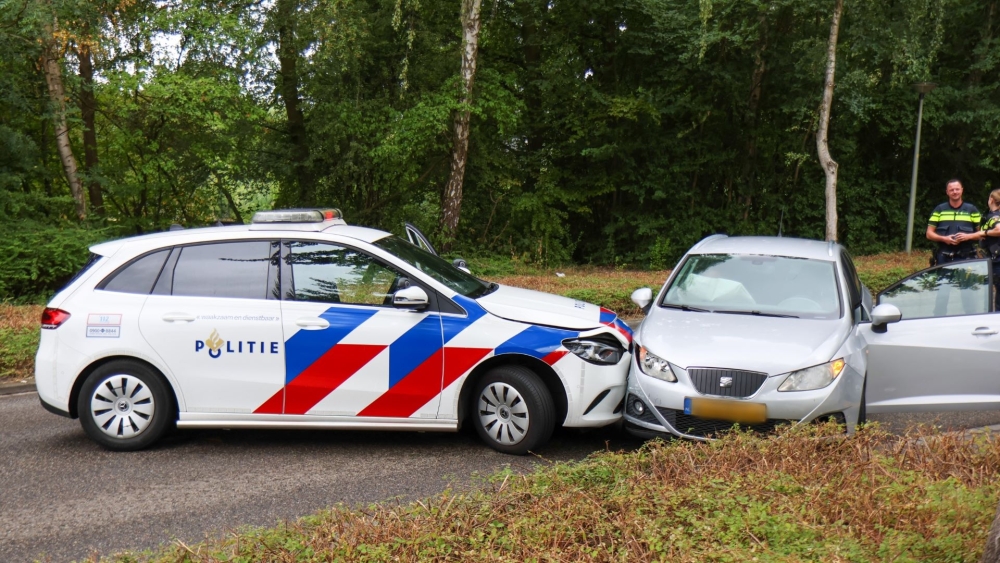 Auto in Vlaardingen klemgereden door politie na weigeren stopteken