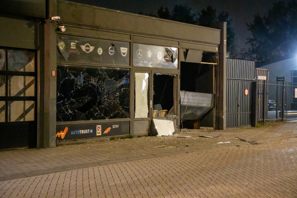 Forse schade na explosie bij Vlaardings bedrijfspand