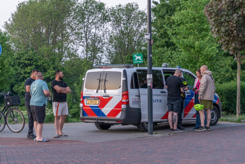 Scooterrijder naar het ziekenhuis na aanrijding met auto