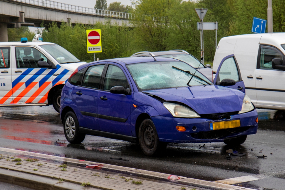 Veel schade bij kop-staart botsing