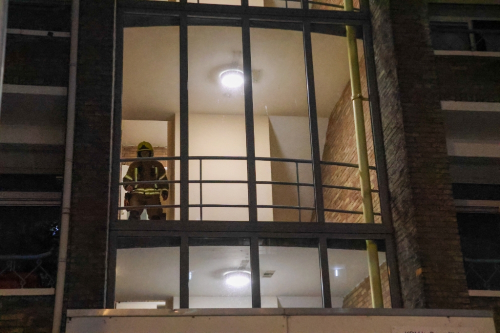 Kleine woningbrand op vijfde etage van flat in Nieuwland