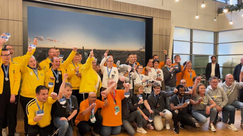 Topsporters van de Special Olympics gehuldigd in Schiedam