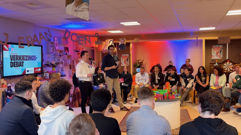 Wonen, vrouwonveiligheid en mentale gezondheid centraal bij Schiedams jongerendebat