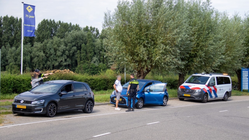 Voertuigen versleept na ongeluk op Marathonweg