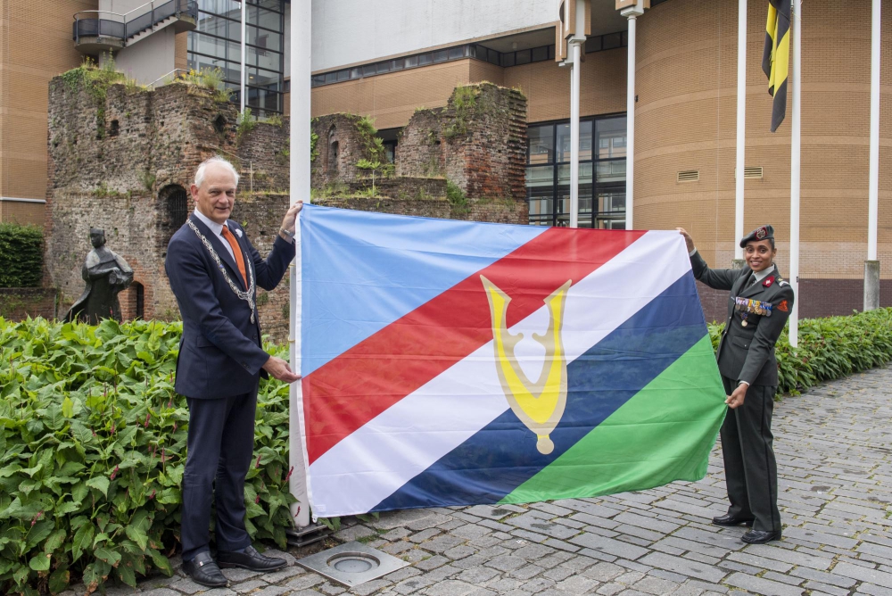 Schiedam hangt de veteranenvlag uit