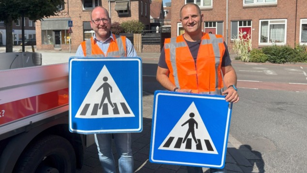 Vlaardingen haalt 1500 verkeersborden weg: &#039;Auto&#039;s herkennen oude borden niet&#039;