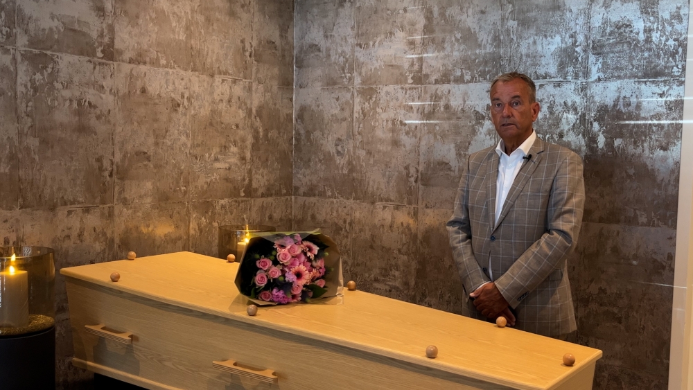 Zo zorgen Andries, Yvette en Elijah dat eenzame uitvaarten minder eenzaam zijn