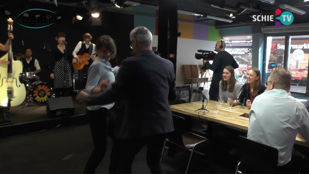 Live optreden Boom Boom Barber met het nummer Bang Bang