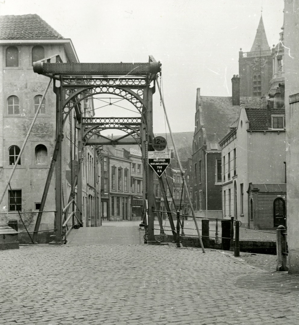 Verhaal van Schiedam over De Ooievaarsbrug