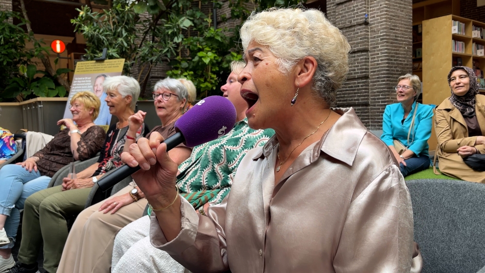 Smartlappenkaraoke als afsluiter van Week van Lezen en Schrijven in Schiedam