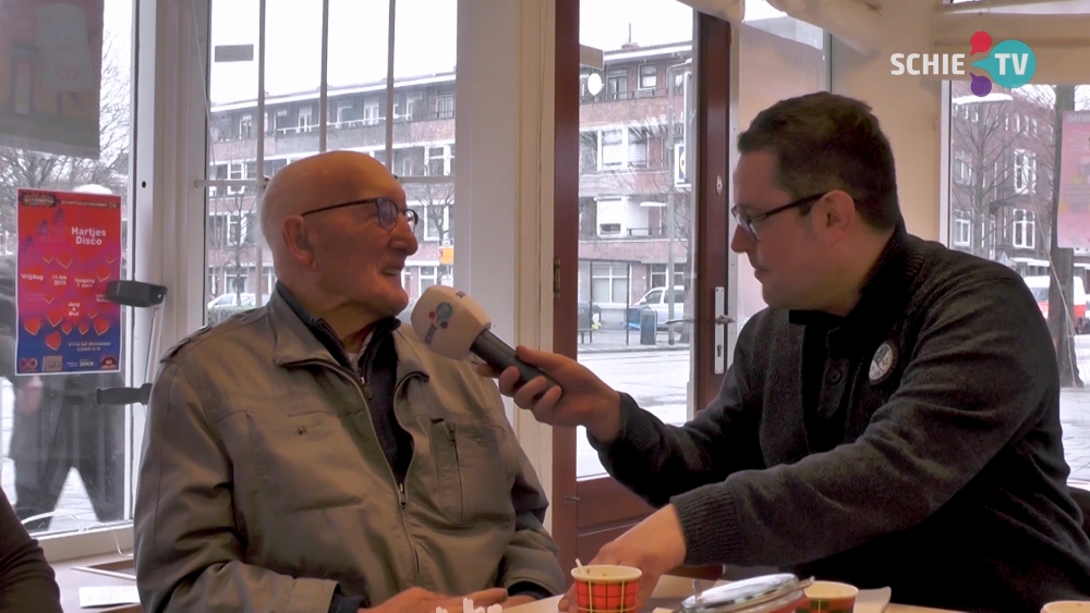 Nico Bakker, 91 jaar, komt nog graag op de koffie bij de Buren van Oost