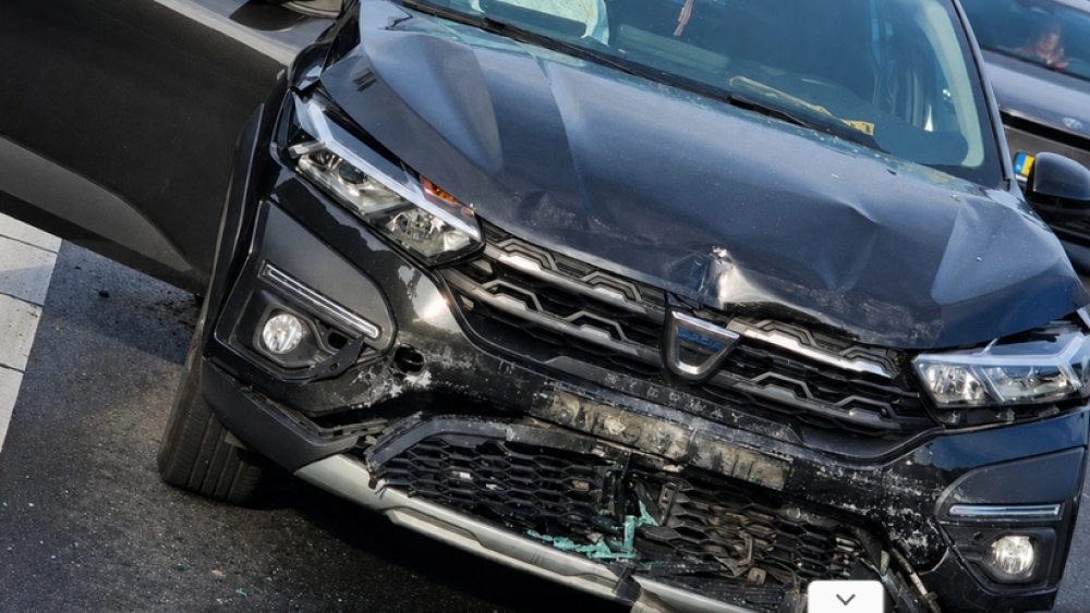 Drie auto's op elkaar geklapt bij kettingbotsing A20, gewonde naar ziekenhuis