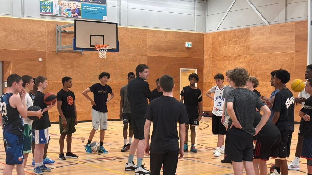 Basketbalclub NRG ‘scoort’ 50 leden en brengt competitie terug naar Vlaardingen