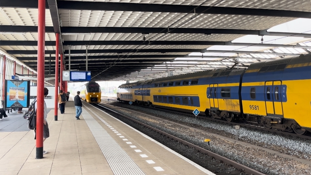 Geen treinen door werkzaamheden aan het spoor op Station Schiedam Centrum