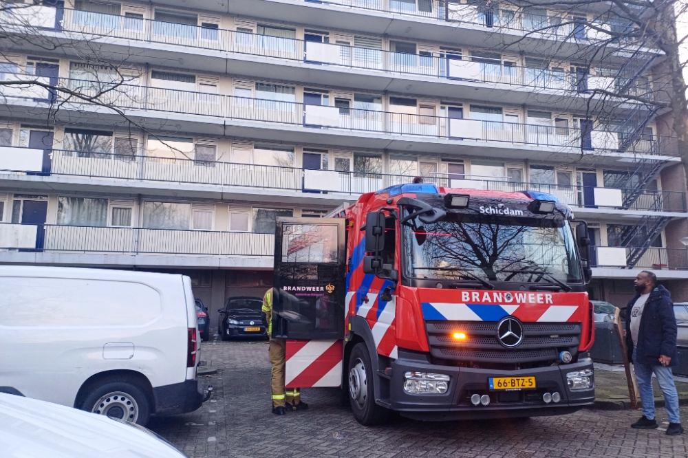 Brandweer rukt uit voor melding gaslucht in Schiedamse flat