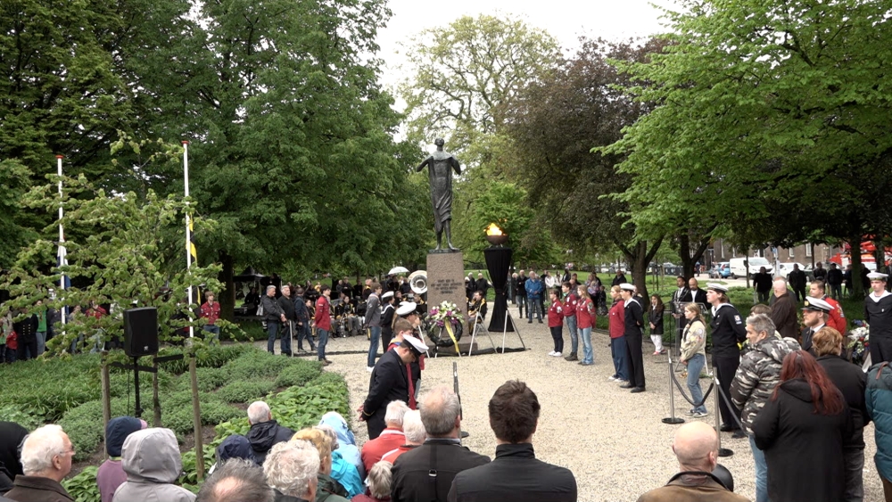 Live verslag van de dodenherdenking in Schiedam