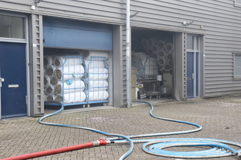 Grootschalige brand in verzamelpand aan de Wiltonhaven