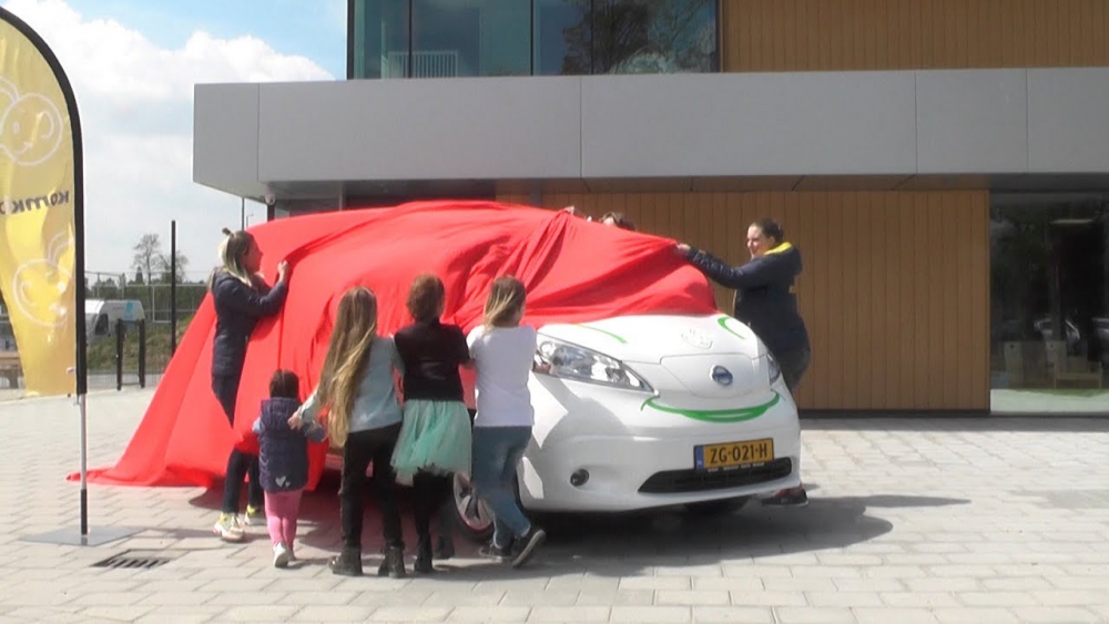 Met een elektrische busje naar de BSO ‘Alleen is er nog geen oplaadpunt’