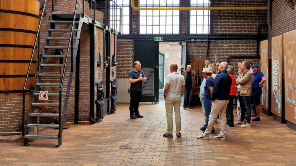 Kijkje in de keuken tijdens open dag van het Jenevermuseum