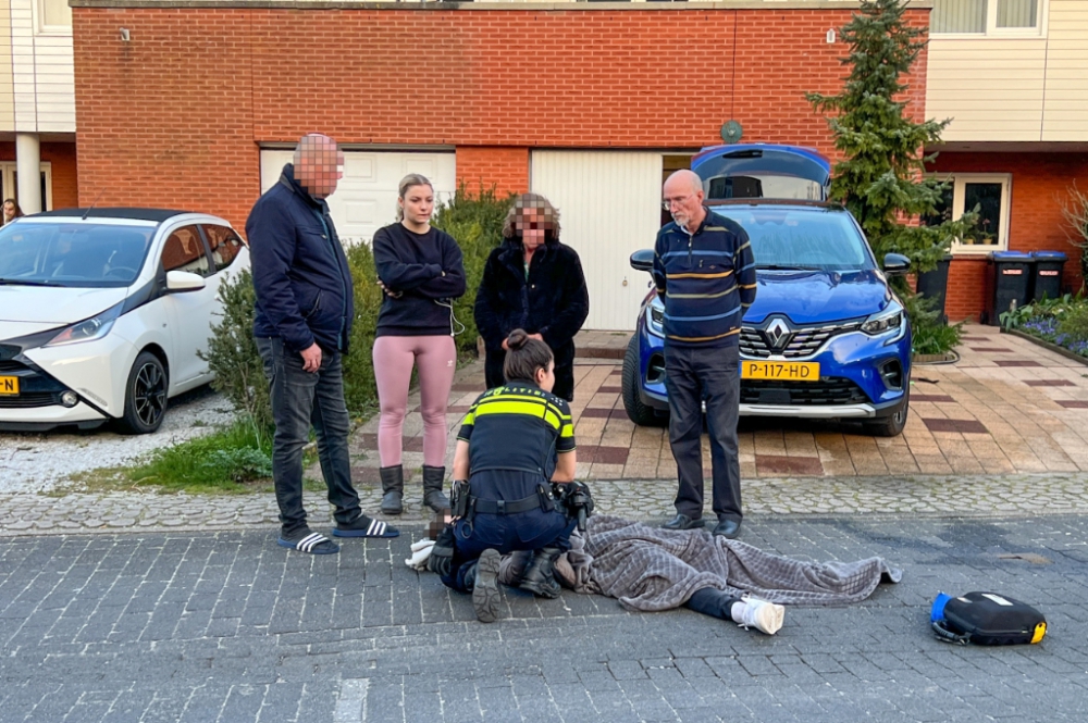 Jongeman raakt buiten bewustzijn na val met snorscooter