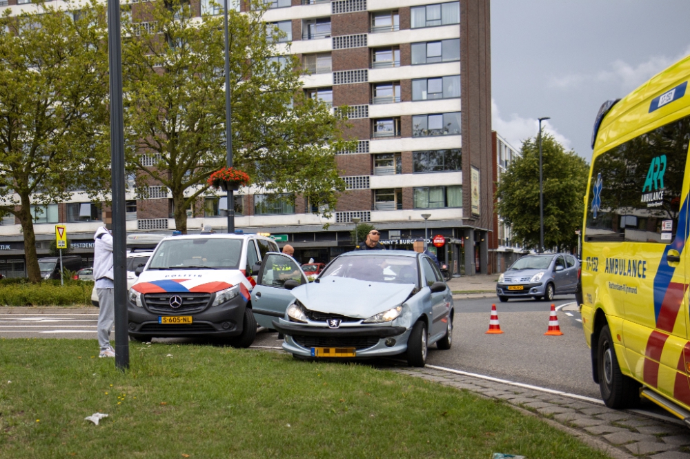 Aanrijding op Nieuwlandplein