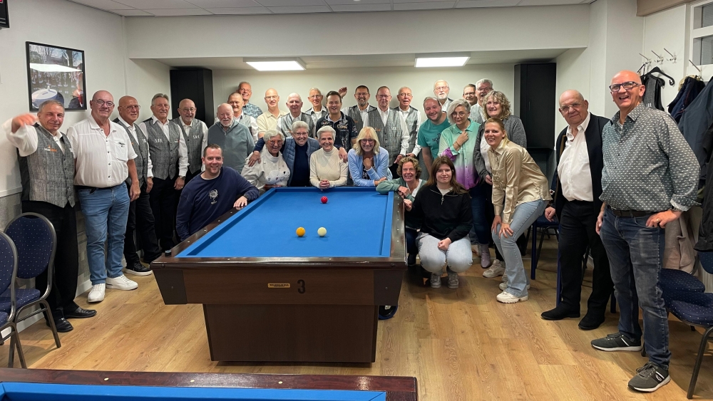 Vlaardingse biljarters hebben ‘eindelijk’ eigen plekje in gebruik genomen