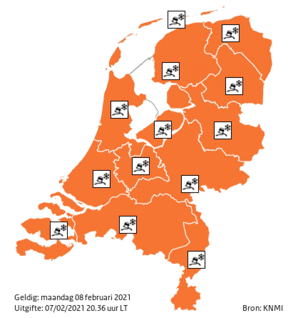 Maandagochtend code oranje, geen ochtendkranten en &#039;mondjesmaat treinen&#039;