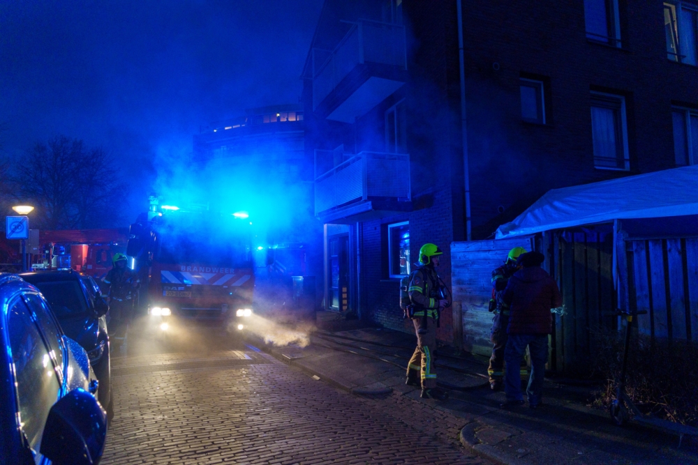 Forse schade aan woning in Indische Buurt door brand