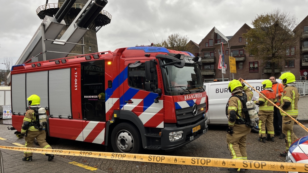 Gas- en waterleiding kapotgetrokken in Schiedam: drie woningen ontruimd