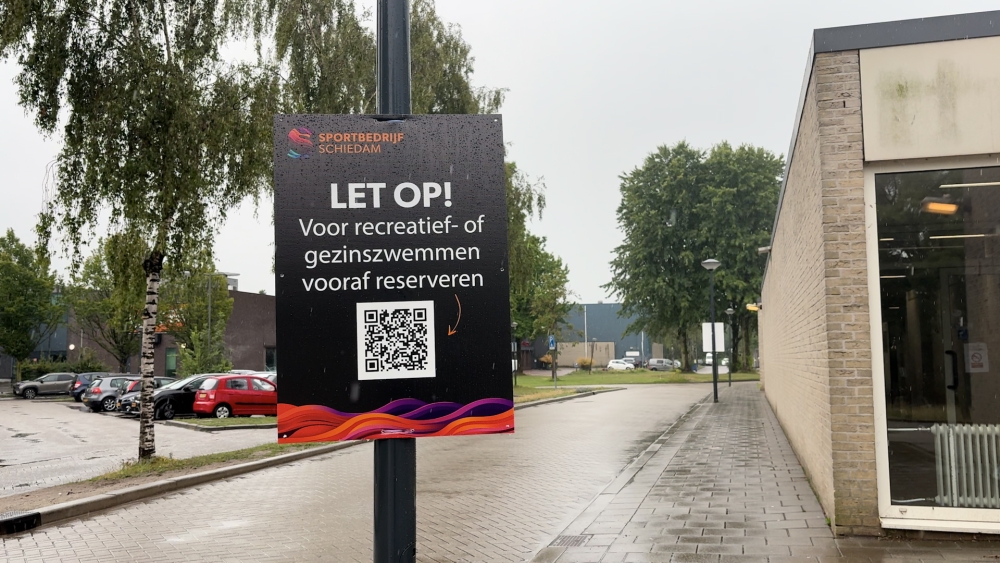 Zwembad Groenoord stopt met verplichte online tickets voor vrijzwemmen