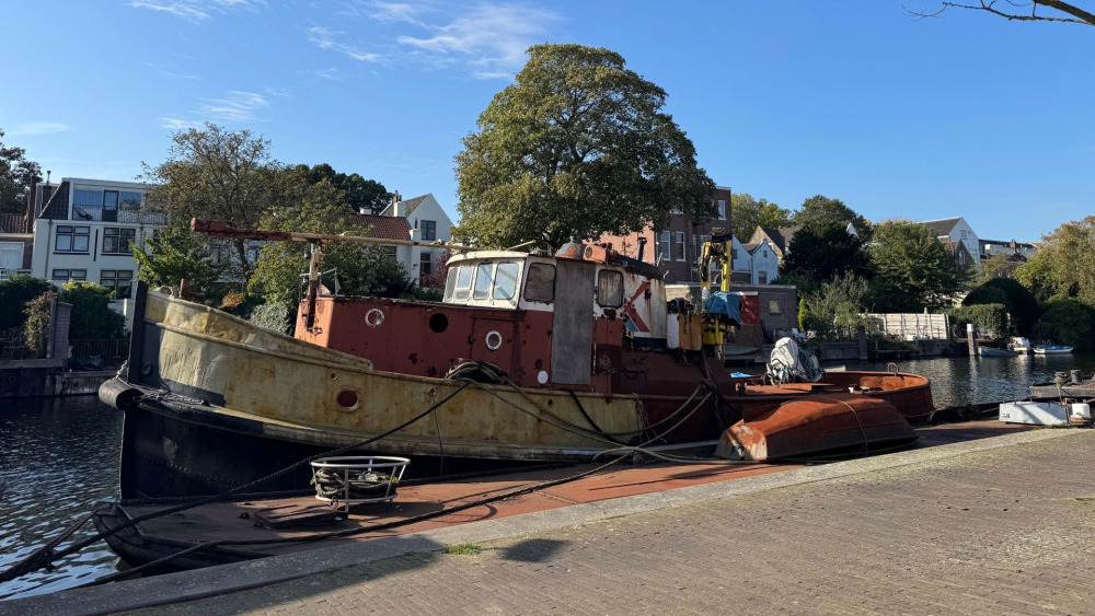 Sleepboot de Therese aan de Buitenhavenweg