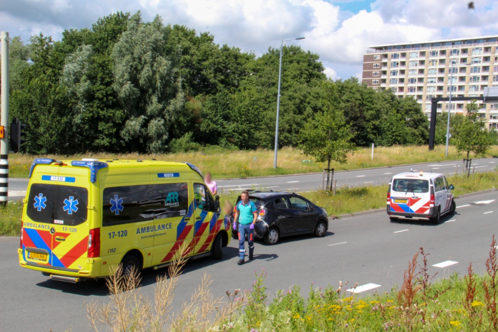 Aanrijding tussen twee auto&#039;s bij Vijfsluizen