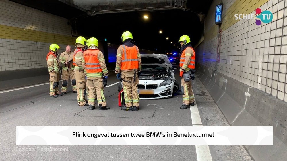 Flink ongeval tussen twee BMW&#039;s in Beneluxtunnel