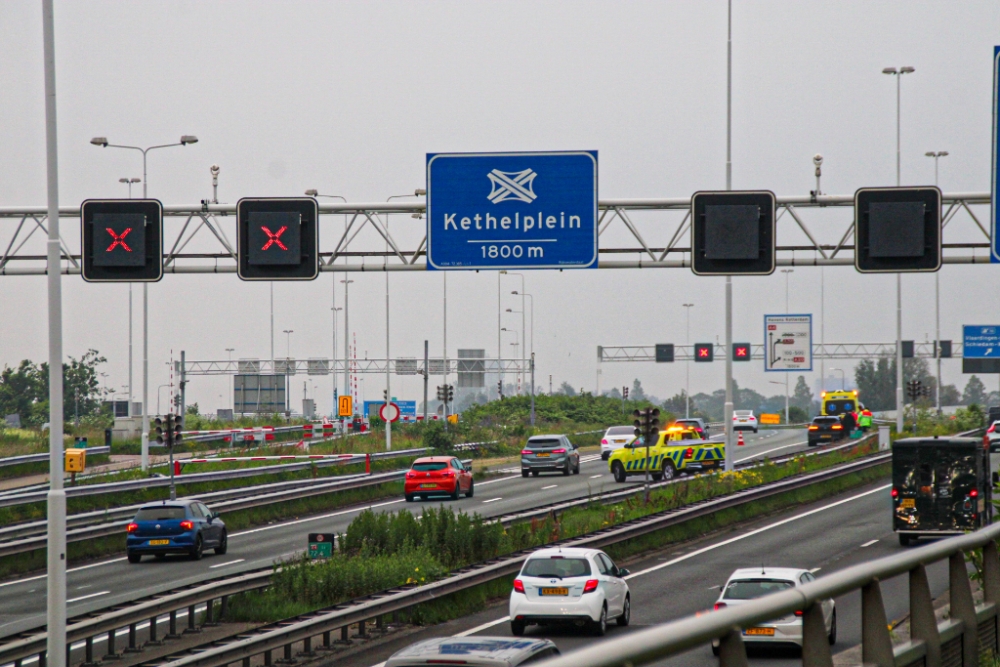 Tunnelbuis dicht door medisch incident op snelweg