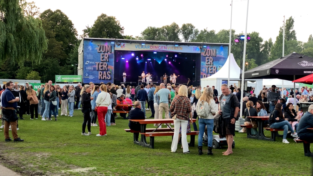 Zomerterras kondigt verkort festival aan, tenzij ‘Amigos’ massaal opstaan