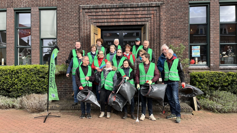 Cleanup Day in Vlaardingen: ‘Je hebt weggooiers en oprapers, wij zijn de oprapers’