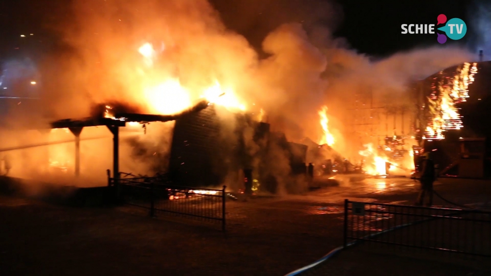 Zeer grote brand Industrieweg Spaanse Polder