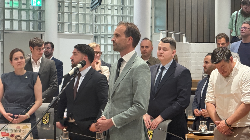 Arjan van der Lugt beëdigd tot nieuwe griffier van de Schiedamse raad