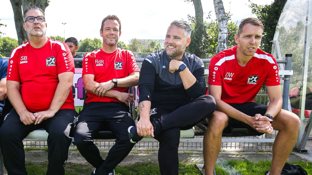 Zwaluwen zonder hoofdtrainer naar finale Vlaardings Voetbalkampioenschap